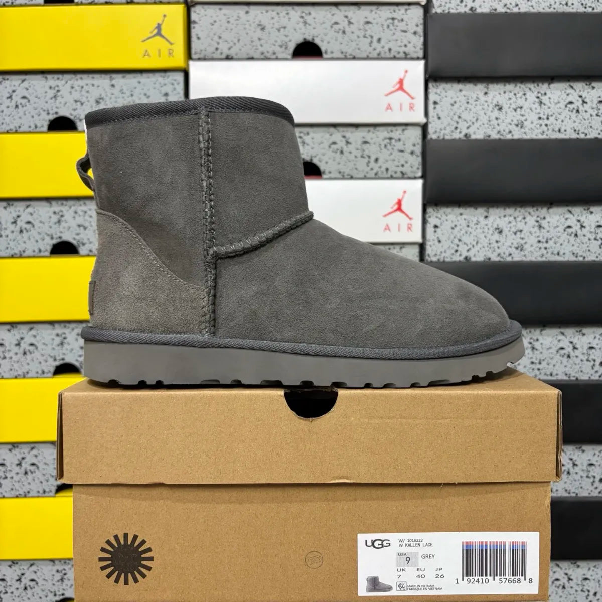 UGG Classic Mini