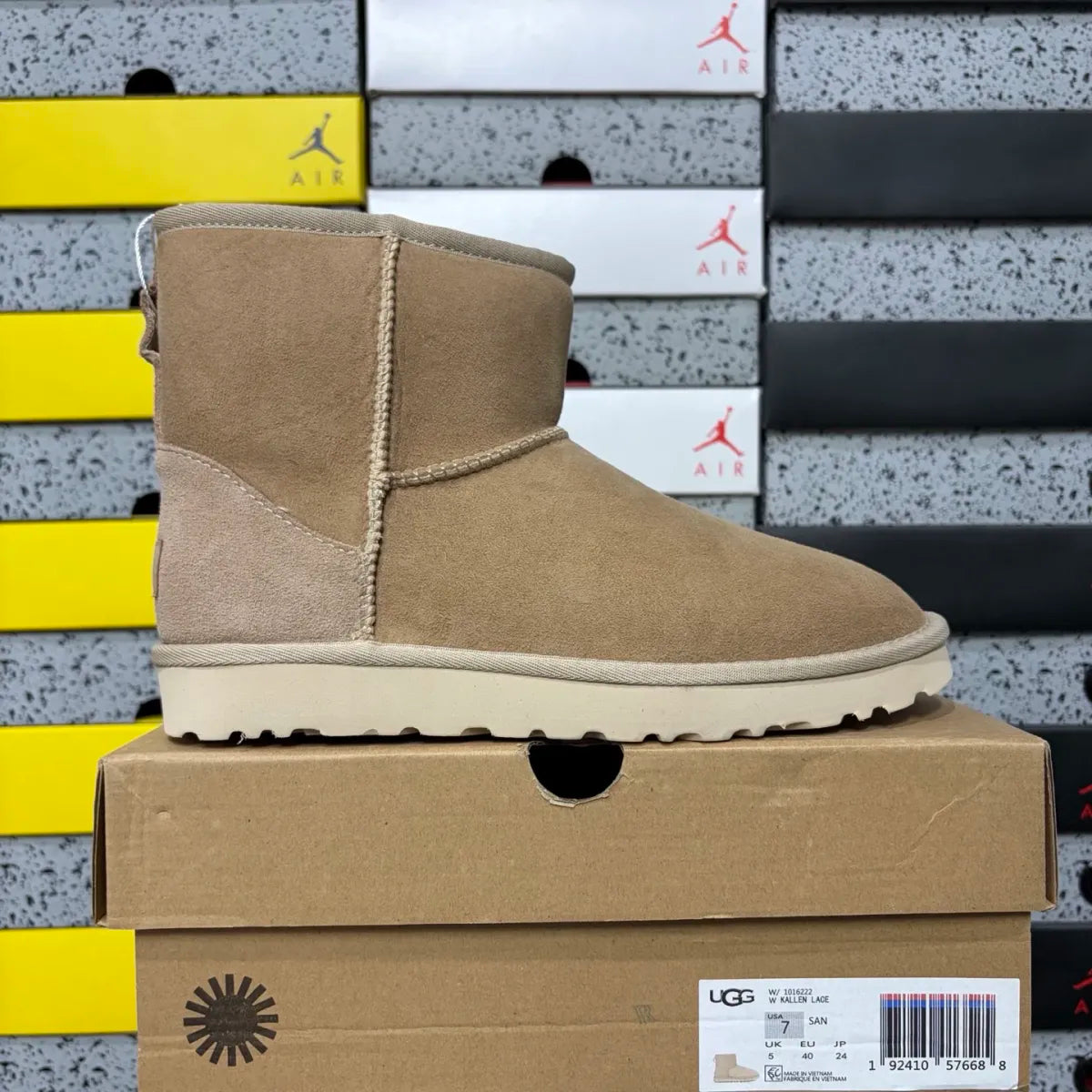 UGG Classic Mini