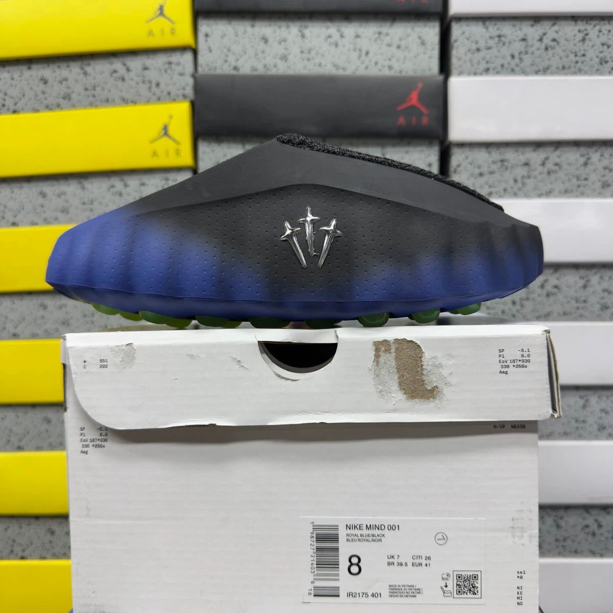 Nike Mind 001
