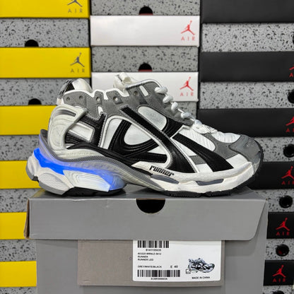Balenciaga Runner LED