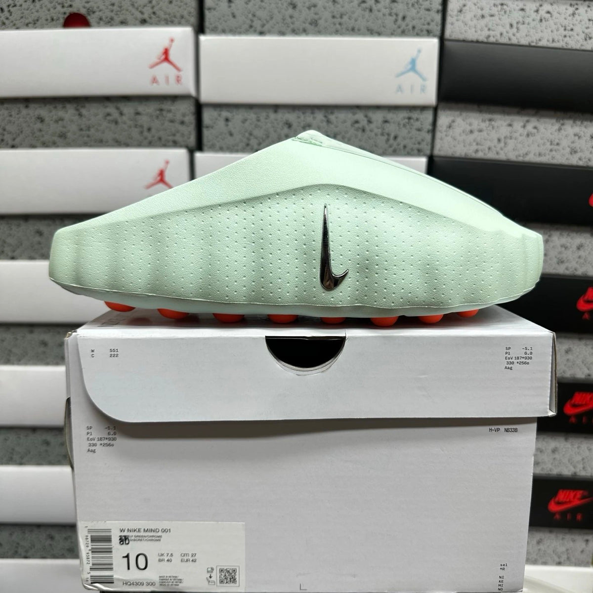 Nike Mind 001