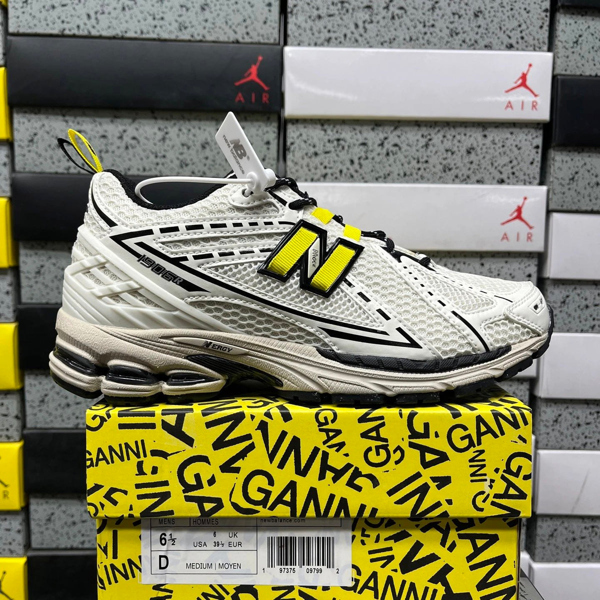 New Balance 1906