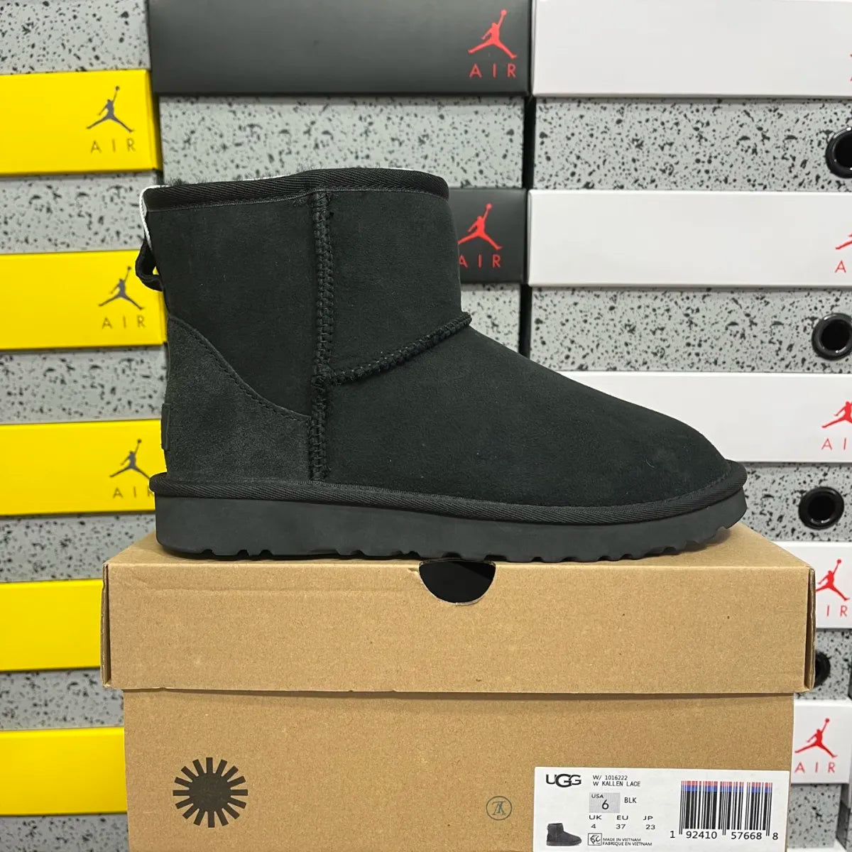 UGG Classic Mini