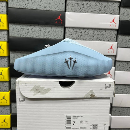 Nike Mind 001