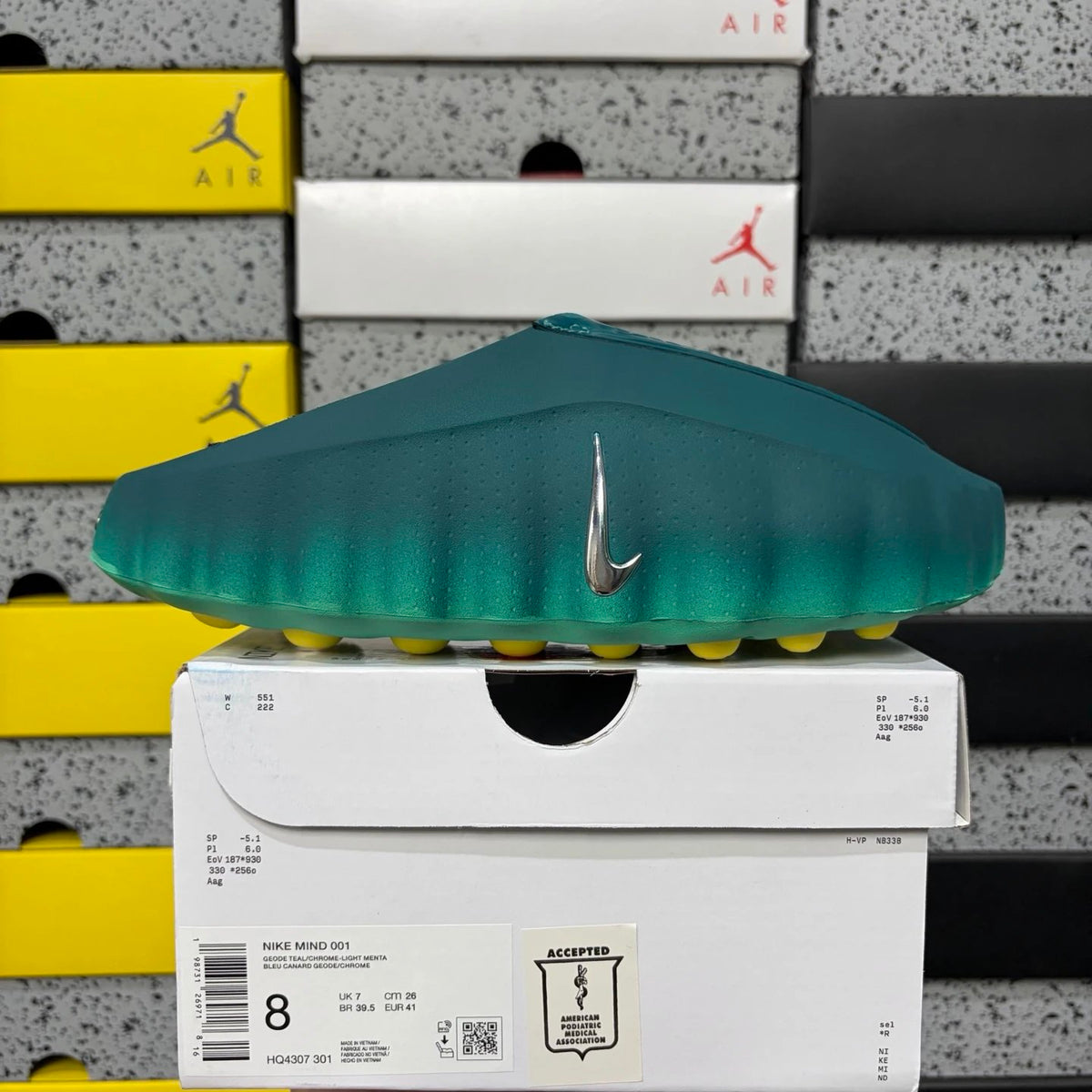 Nike Mind 001