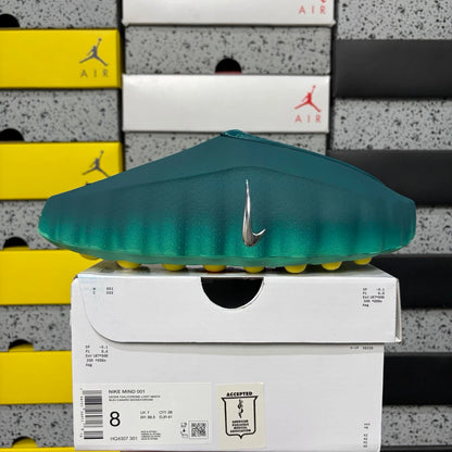 Nike Mind 001