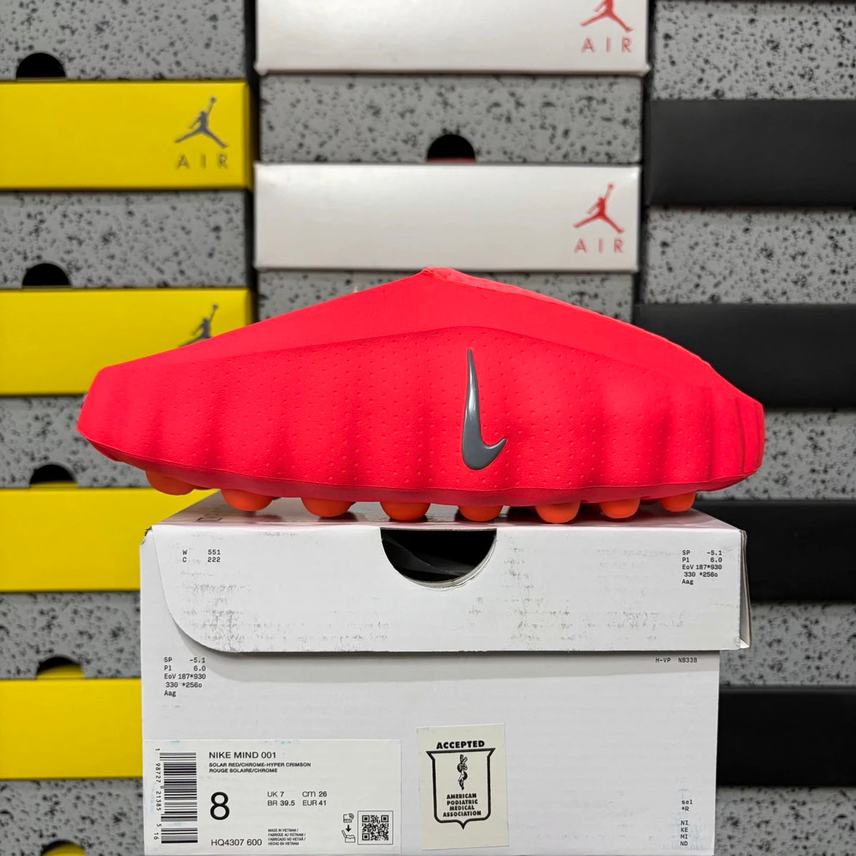 Nike Mind 001