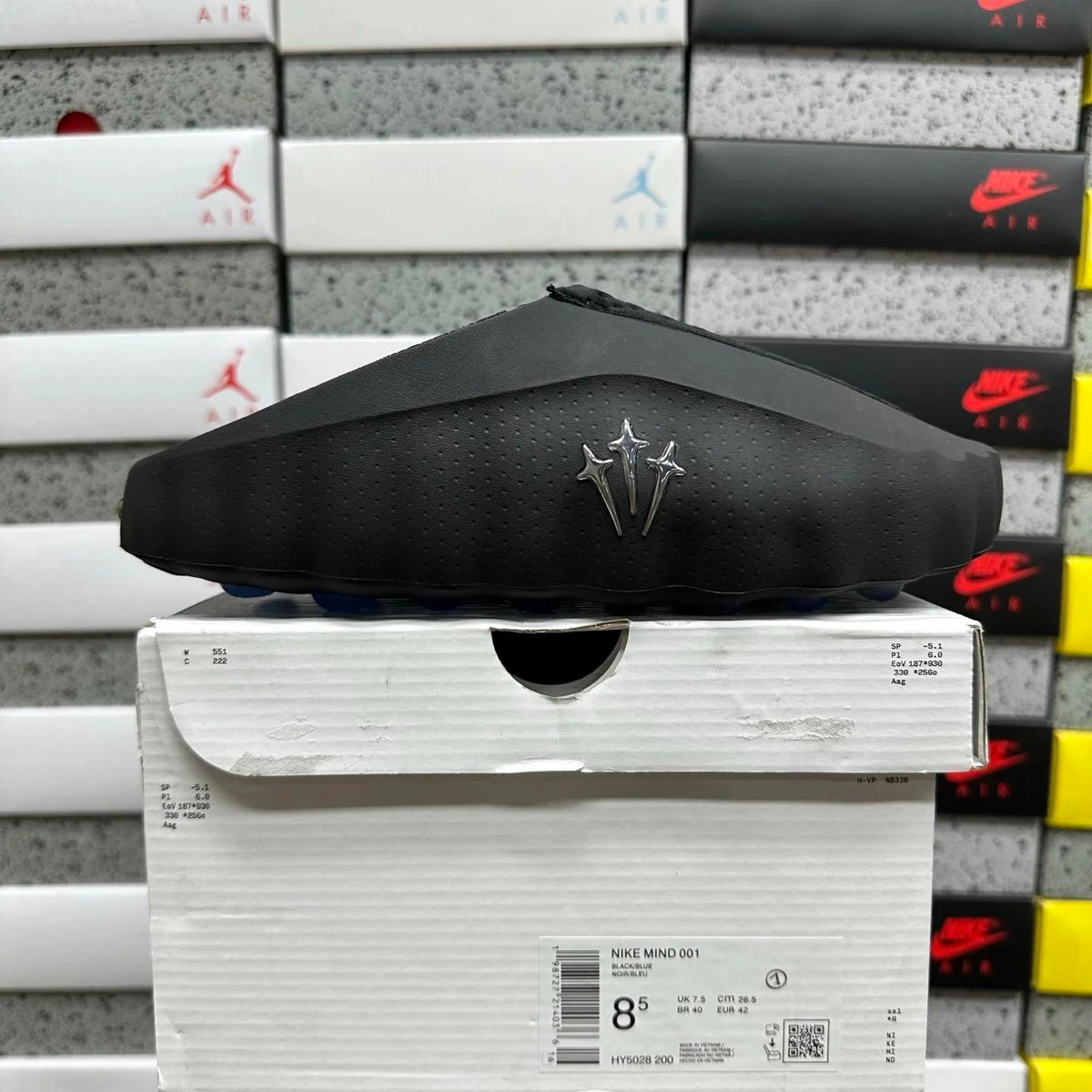 Nike Mind 001
