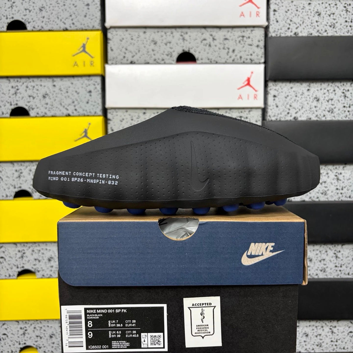 Nike Mind 001