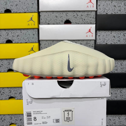 Nike Mind 001