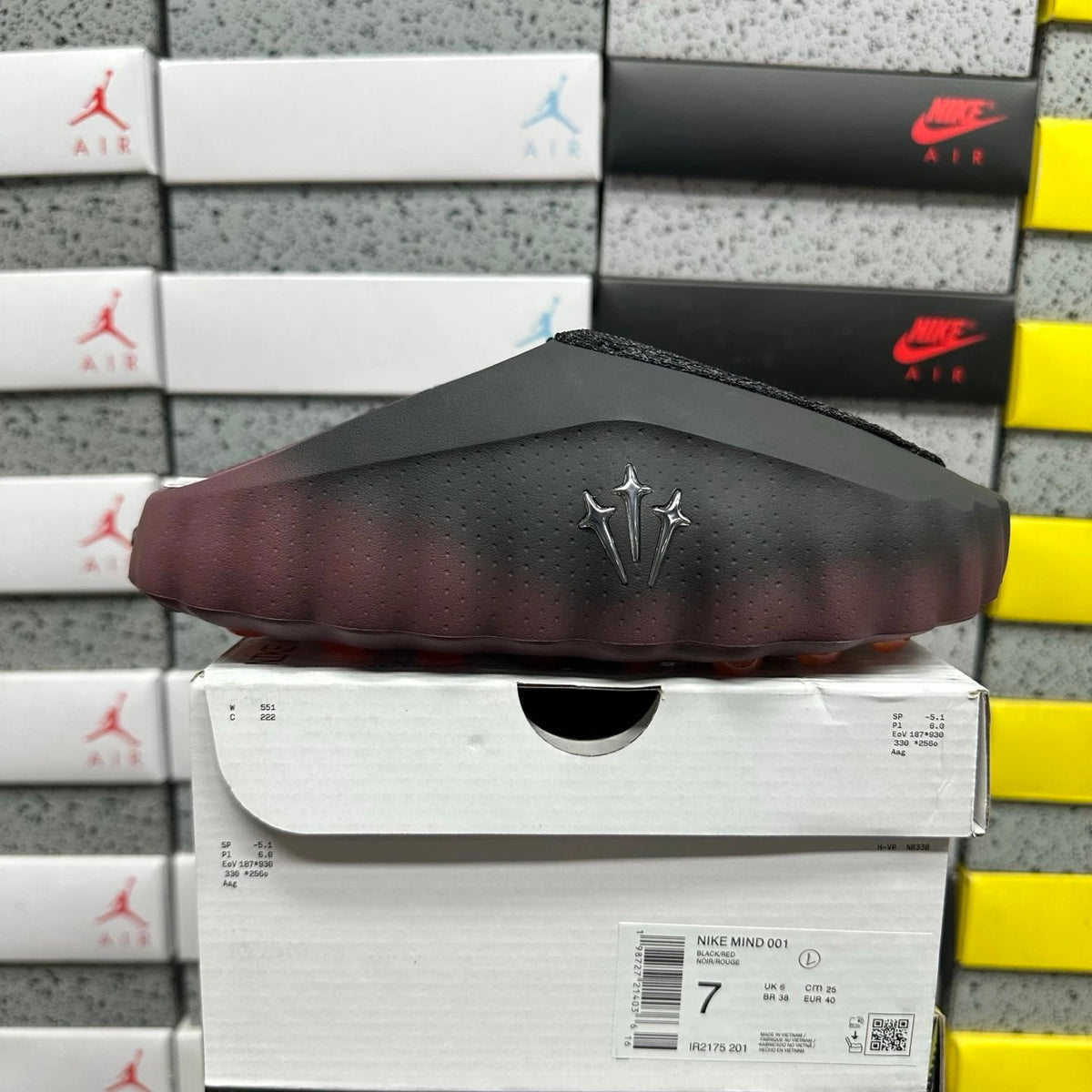 Nike Mind 001