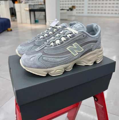 New Balance 1000
